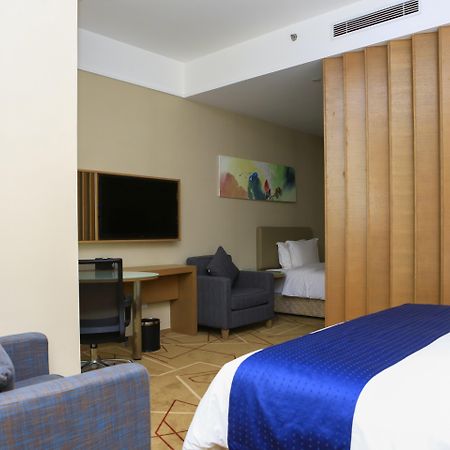 Holiday Inn Express Chengdu West Gate By Ihg Dış mekan fotoğraf