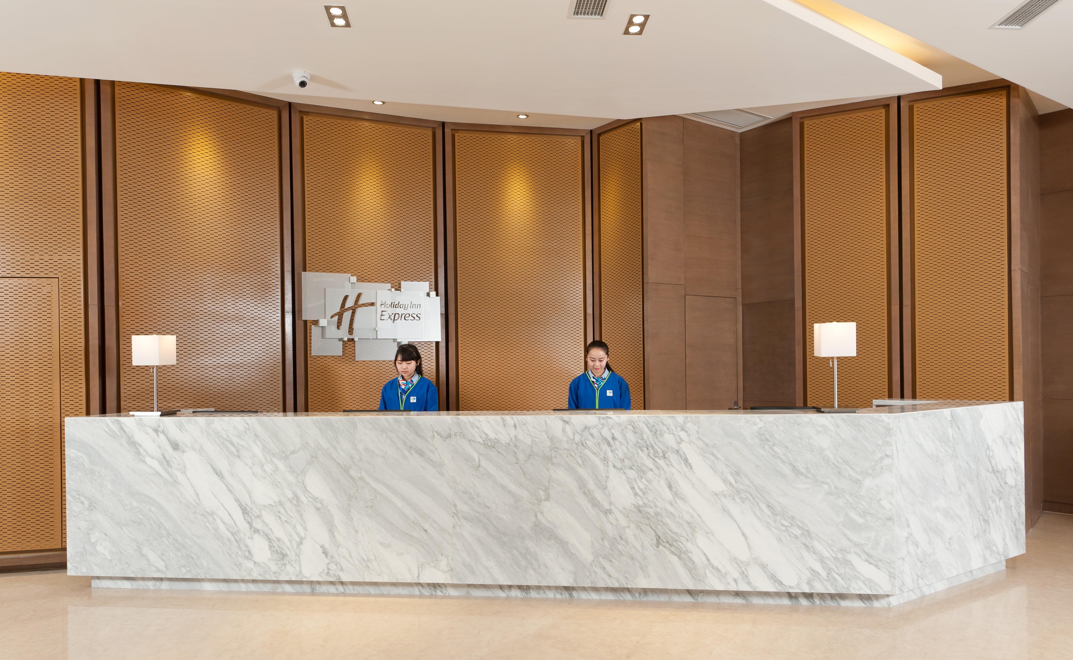 Holiday Inn Express Chengdu West Gate By Ihg Dış mekan fotoğraf